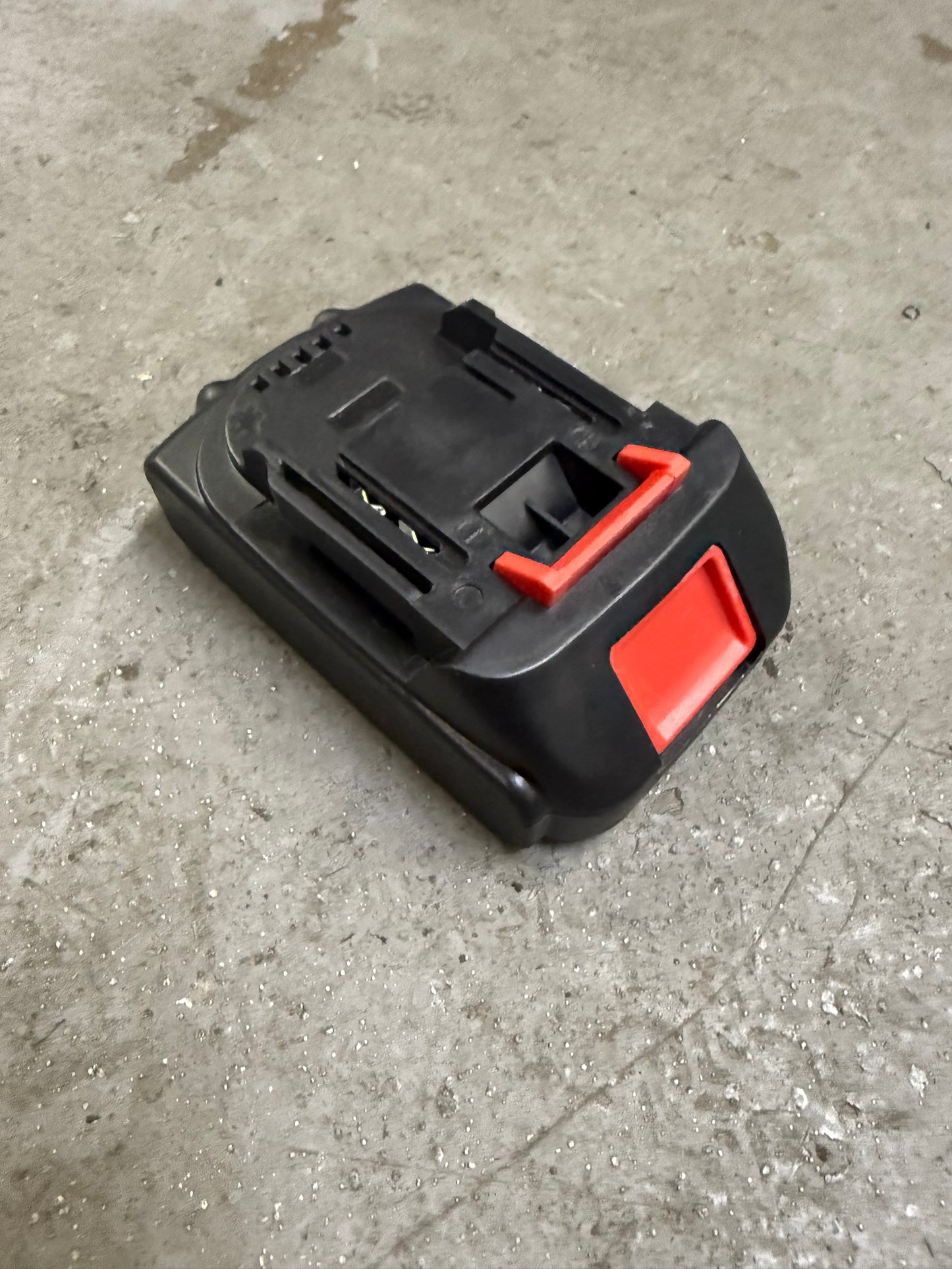 Spare chainsaw battery